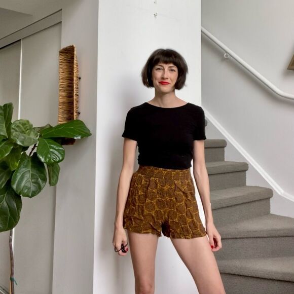 Flowy Shorts - Picture 3 of 8